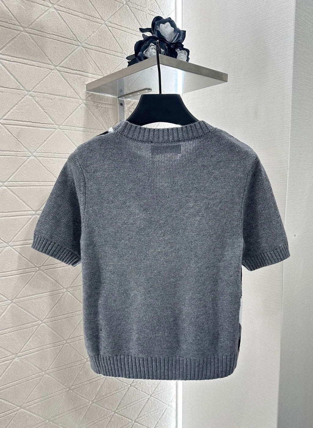 P 25 Diamond-patterned knit short-sleeved top