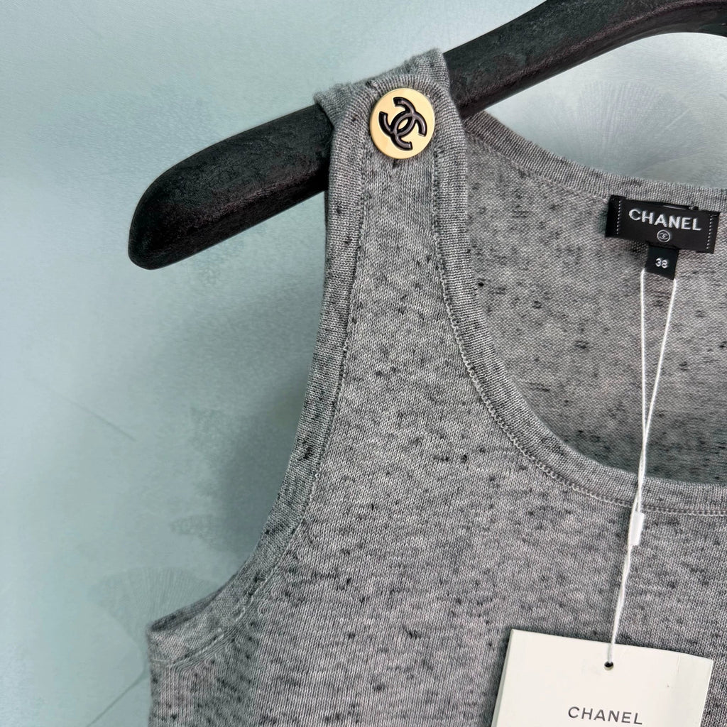26 Early Autumn New Grey Knit Vest