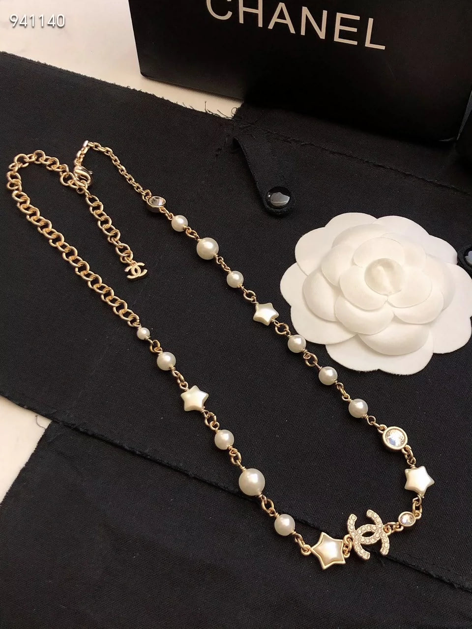 Five pointed star double layered pearl necklace