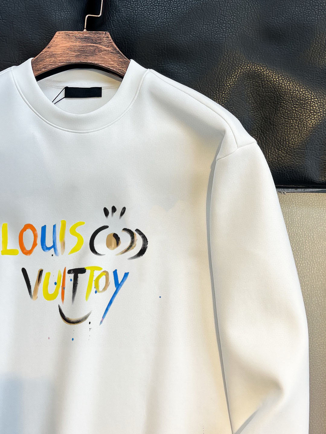 Early spring latest long sleeved round neck sweatshirt 16
