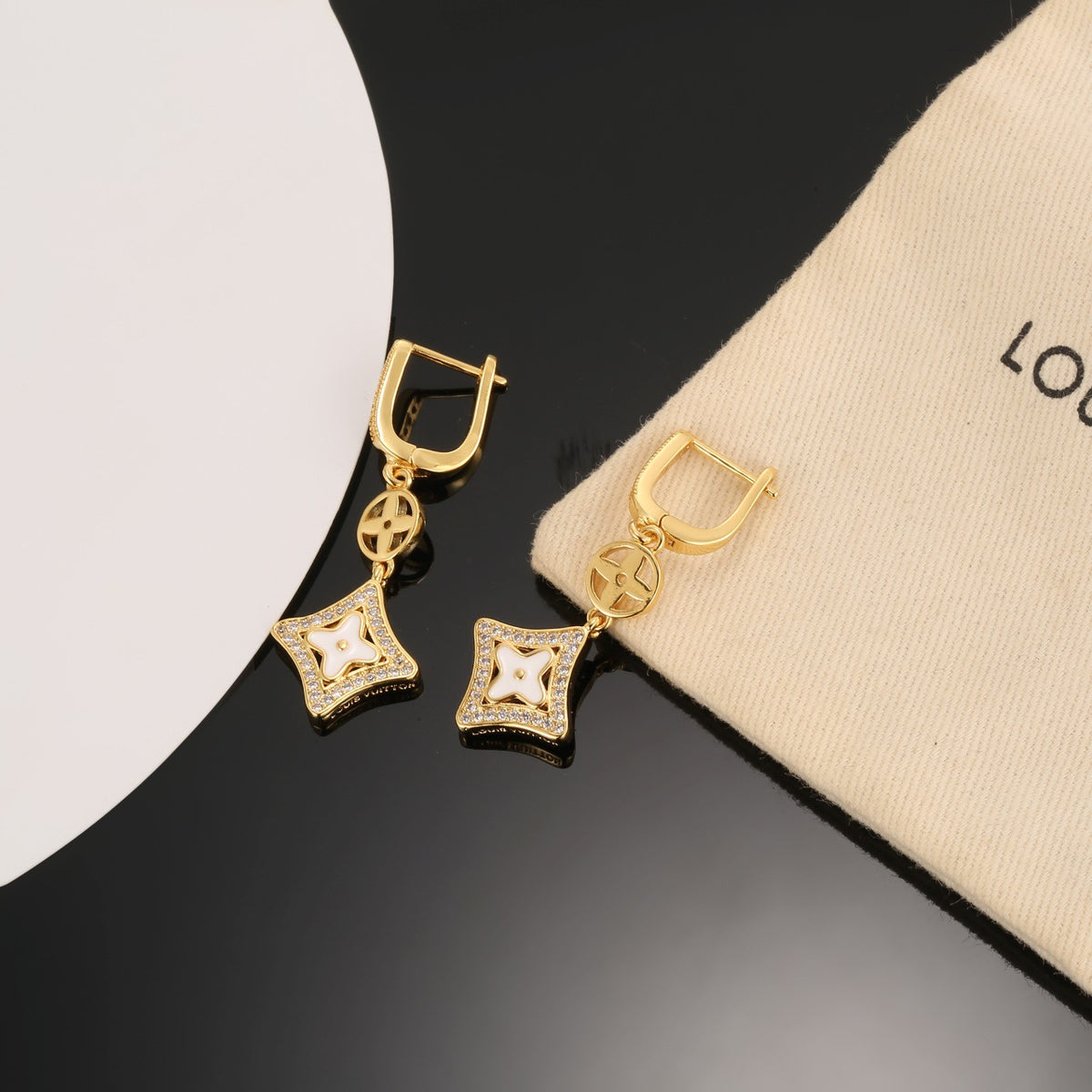 Golden clover earrings