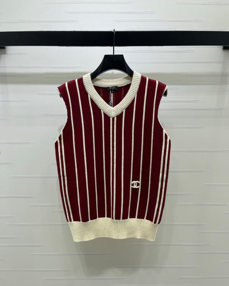 Women's Luxury Striped Knit Cardigan; Long-sleeved Knit Set Featuring A V-neck and Contrasting Trim.