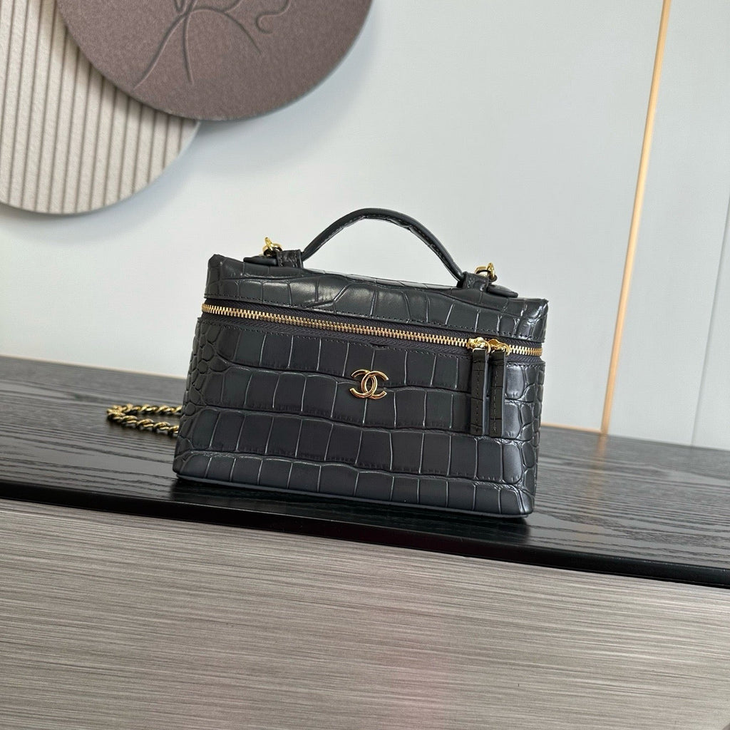 2026 Crocodile Embossed Vanity Bag 19.5cm Leather