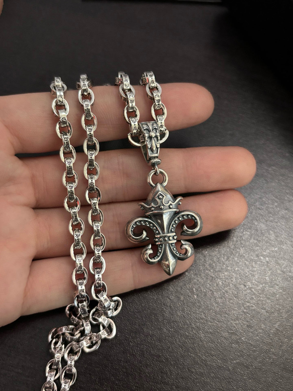 Letter Scout Flower Necklace