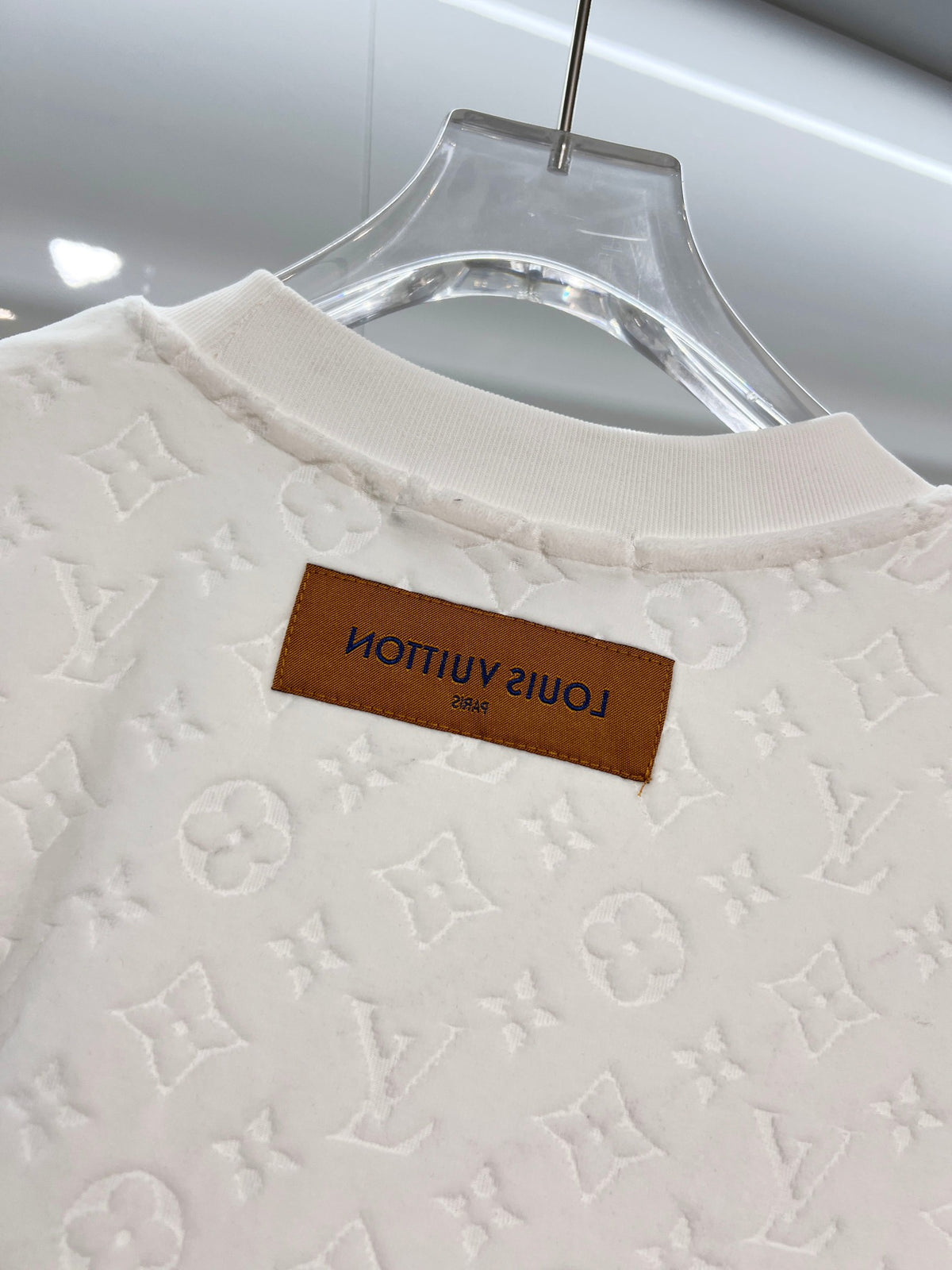 Dark patterned jacquard clover letter t-shirt