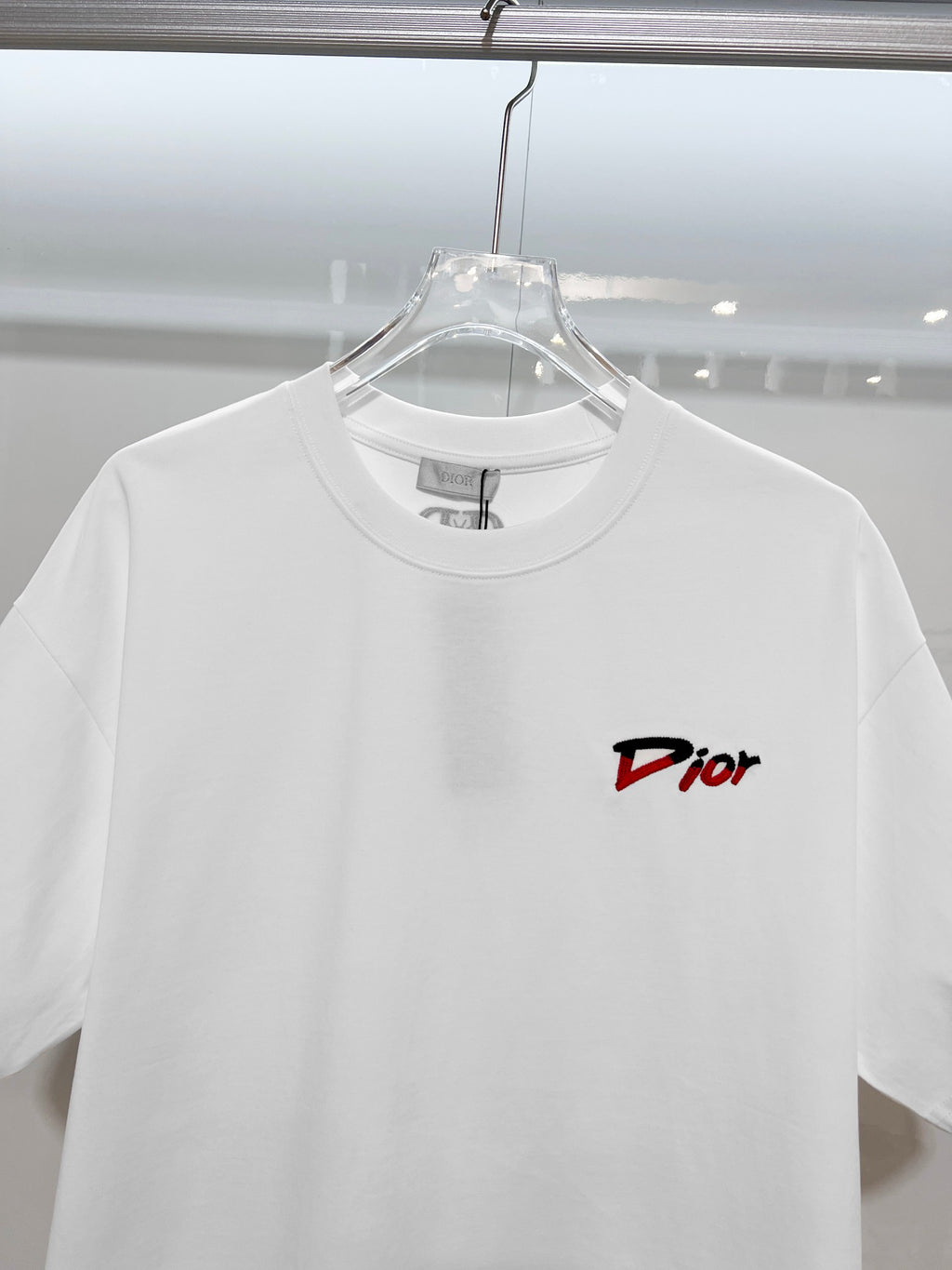 Embroidered bee letter short sleeved shirt