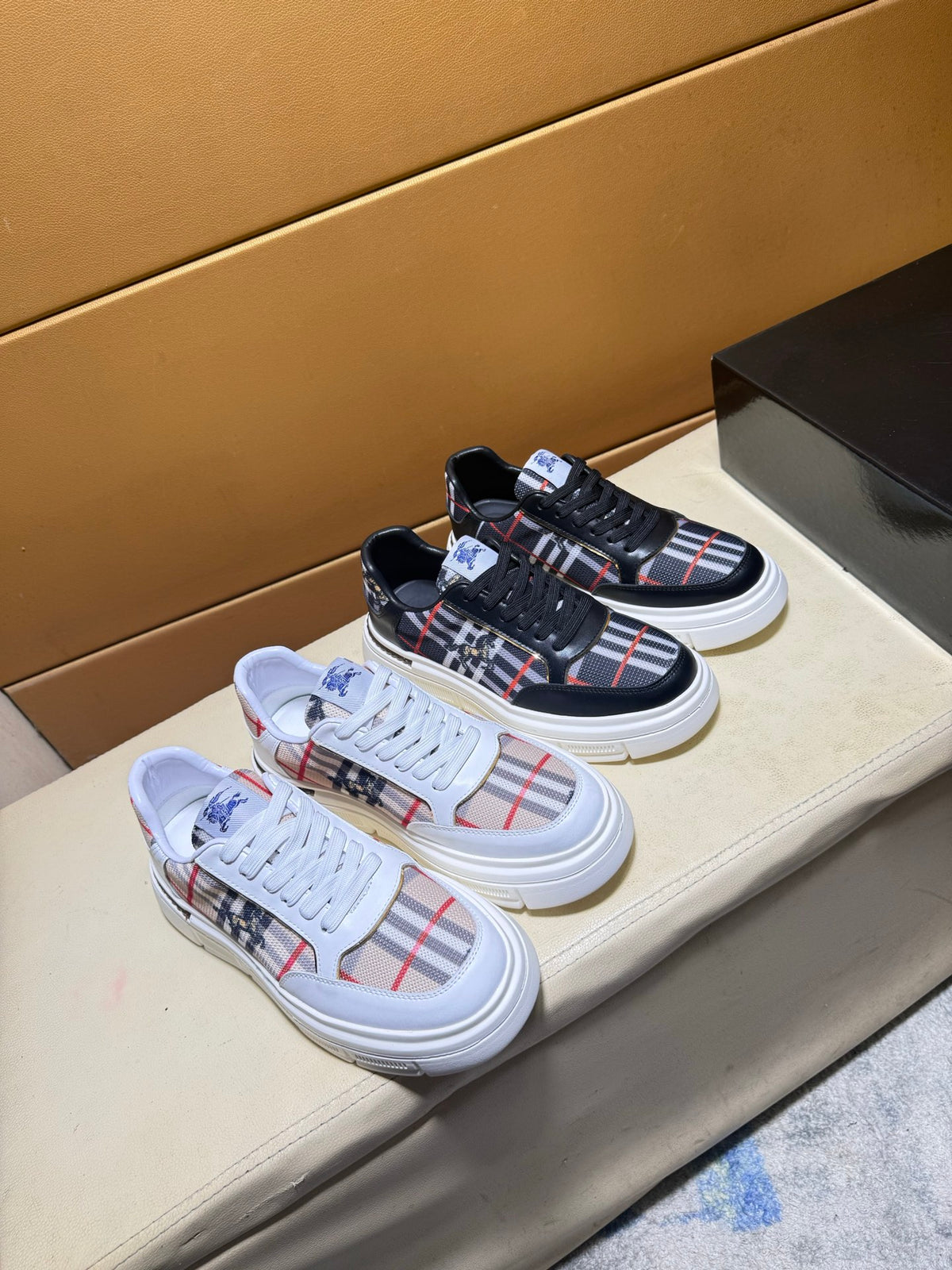 🏃 Casual shoes are a must-have for trendy men