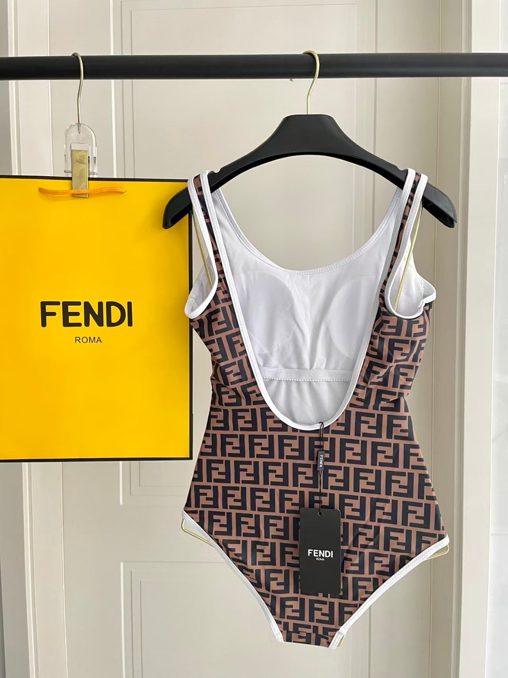 New letter printed one-piece swimsuit