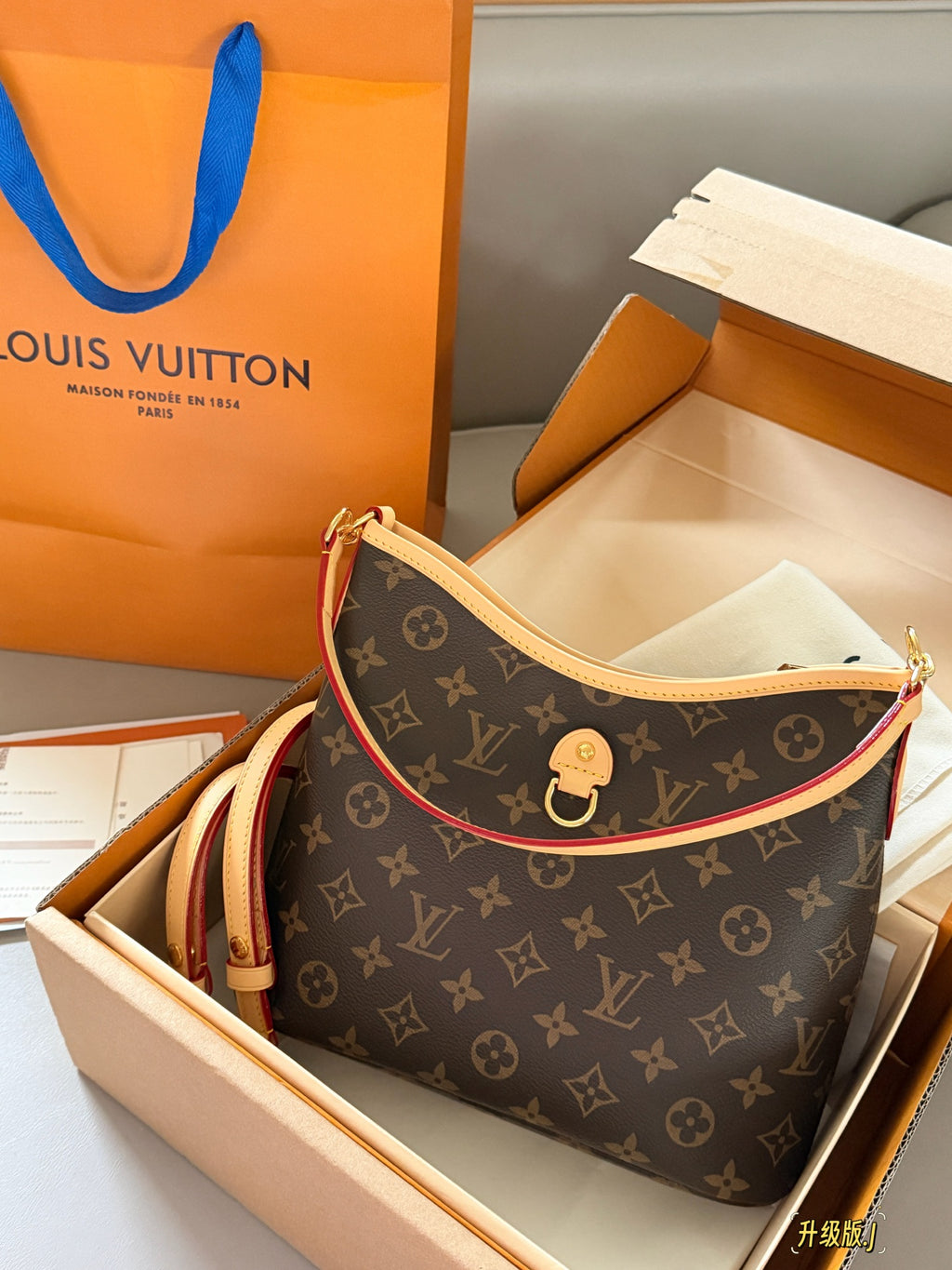 Smiling Zipper LINEUP Crescent Tote Tote Bag
