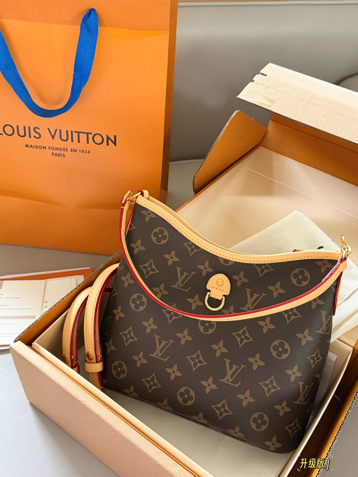 Smiling Zipper LINEUP Crescent Tote Tote Bag