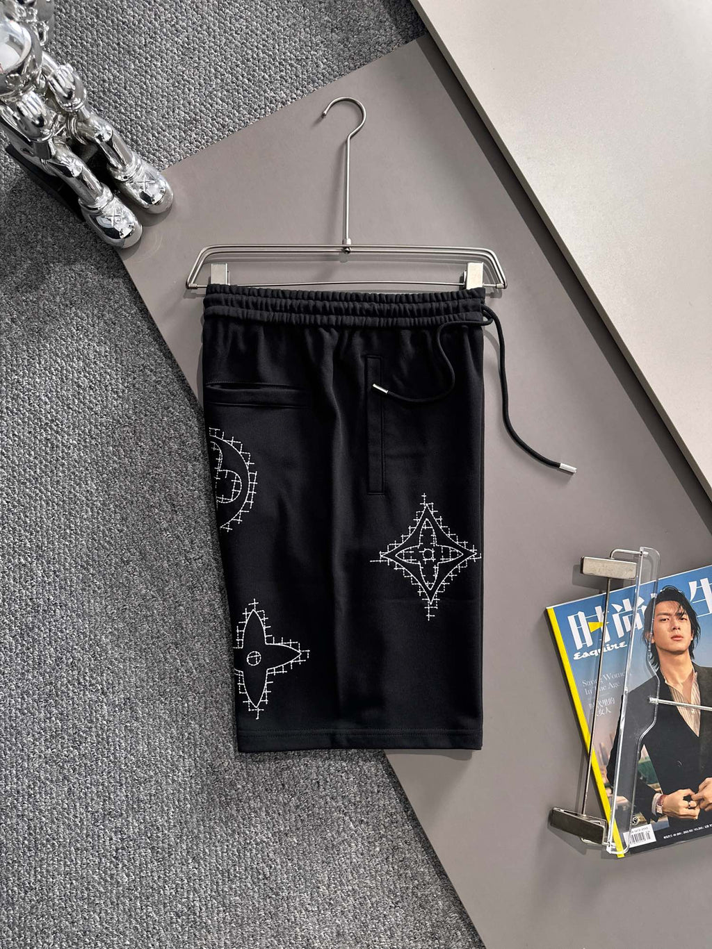 Essential casual shorts for daily commuting wear