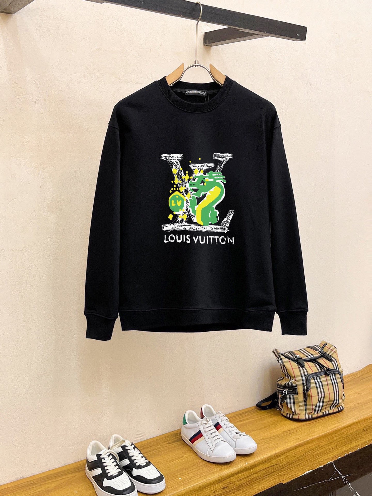 New long sleeved round neck sweatshirt 5