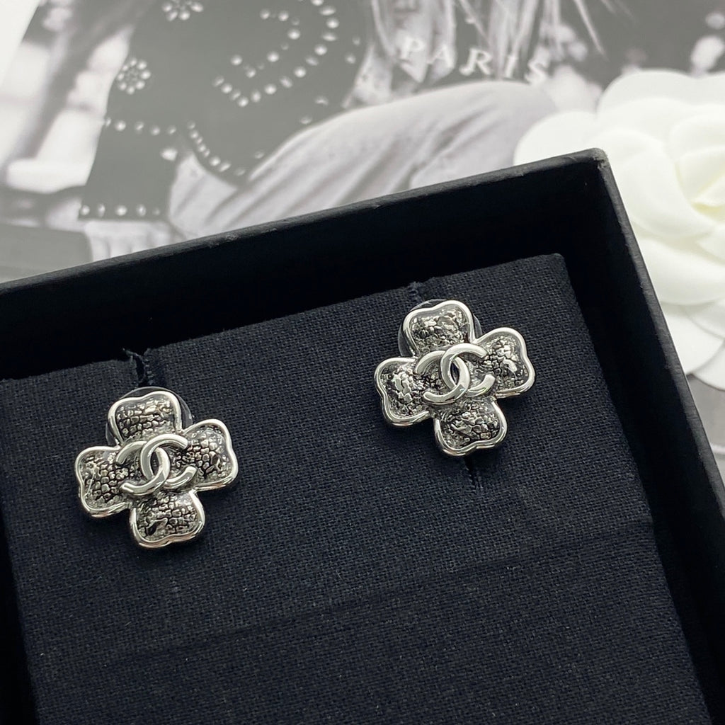Black gold lace clover earrings