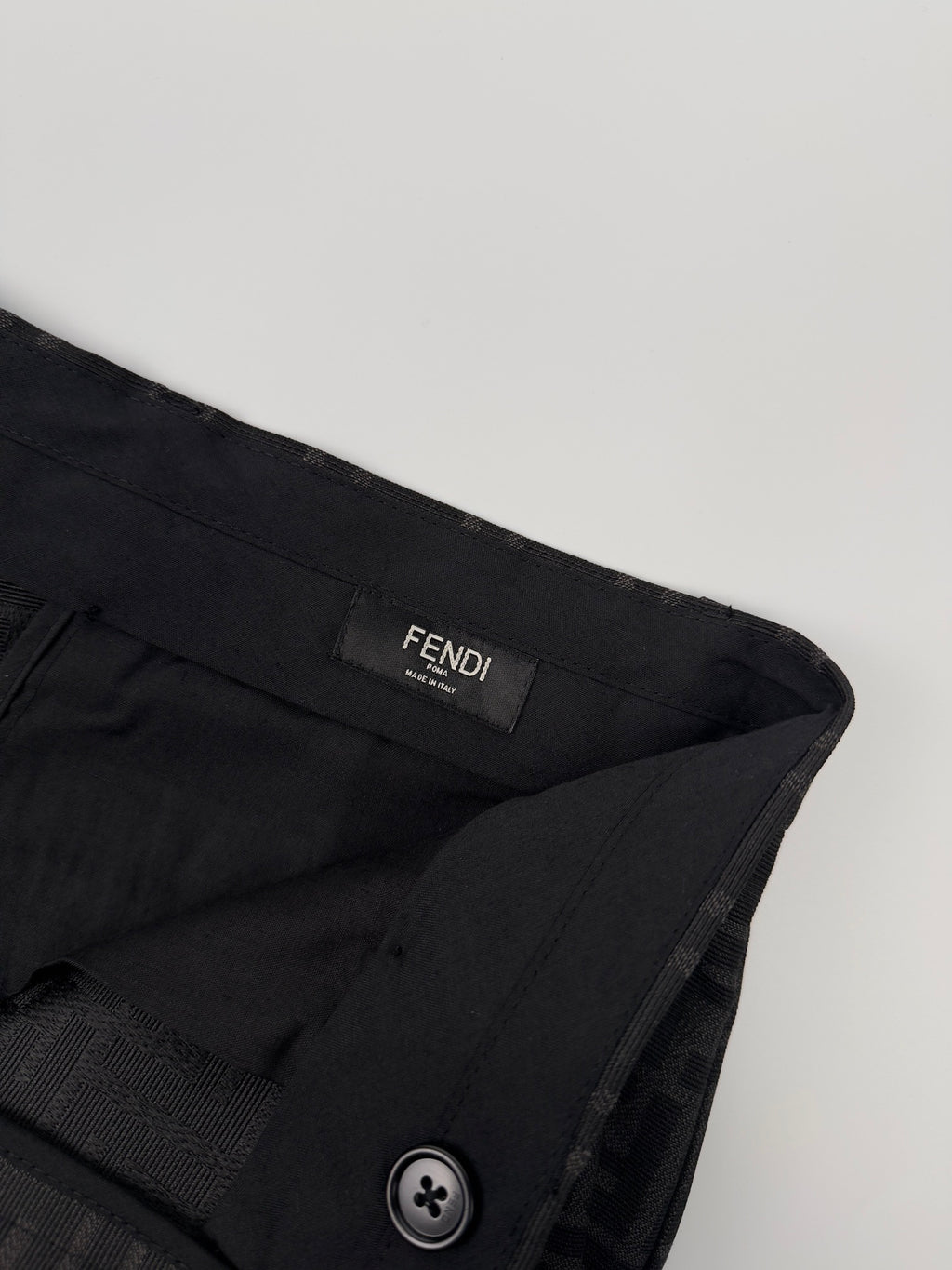 Presbyopia printed shorts