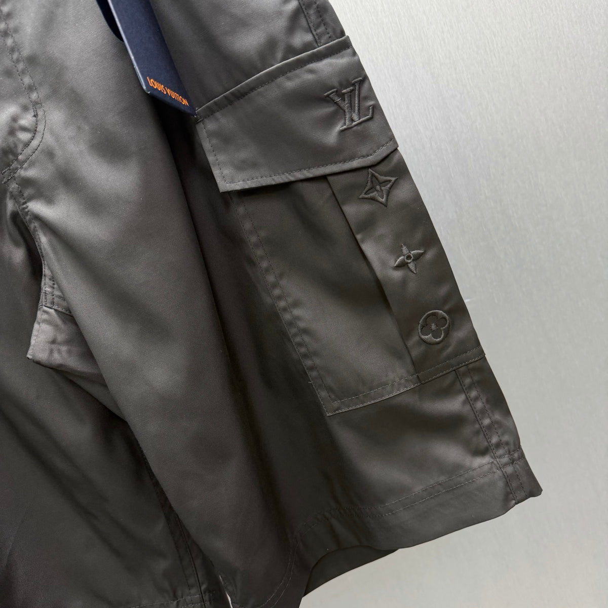 Old flower three-dimensional pocket workwear shorts