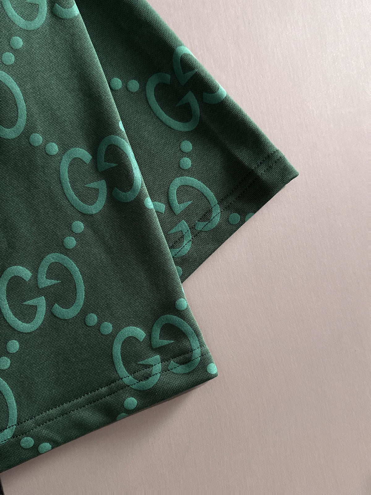 Plucked two letter logo casual shorts