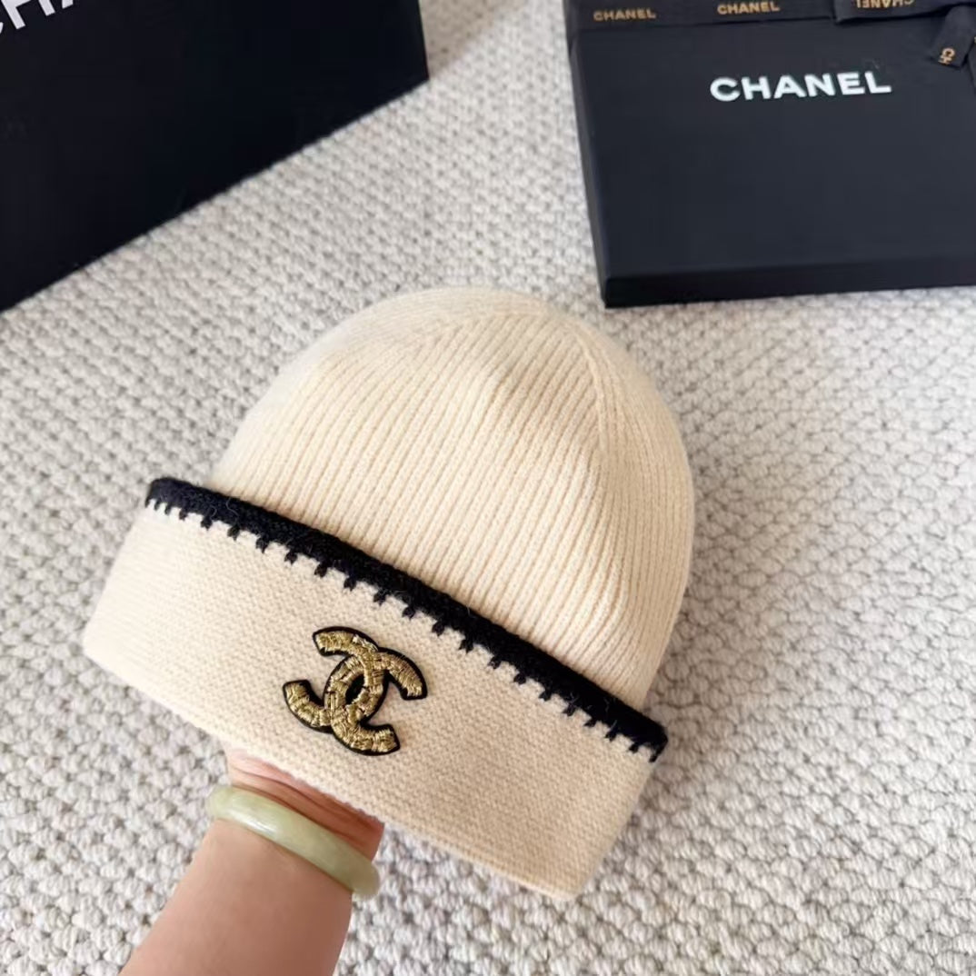 Explosive classic knitted hat