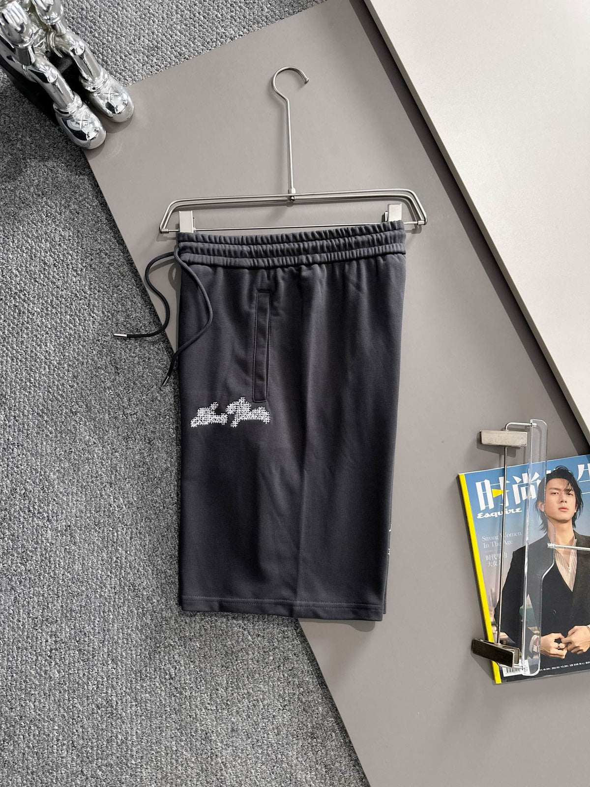 Essential casual shorts for daily commuting wear