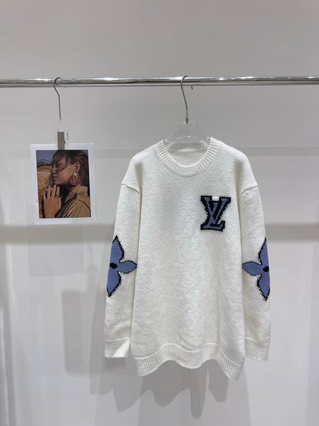 Four leaf clover jacquard round neck sweater
