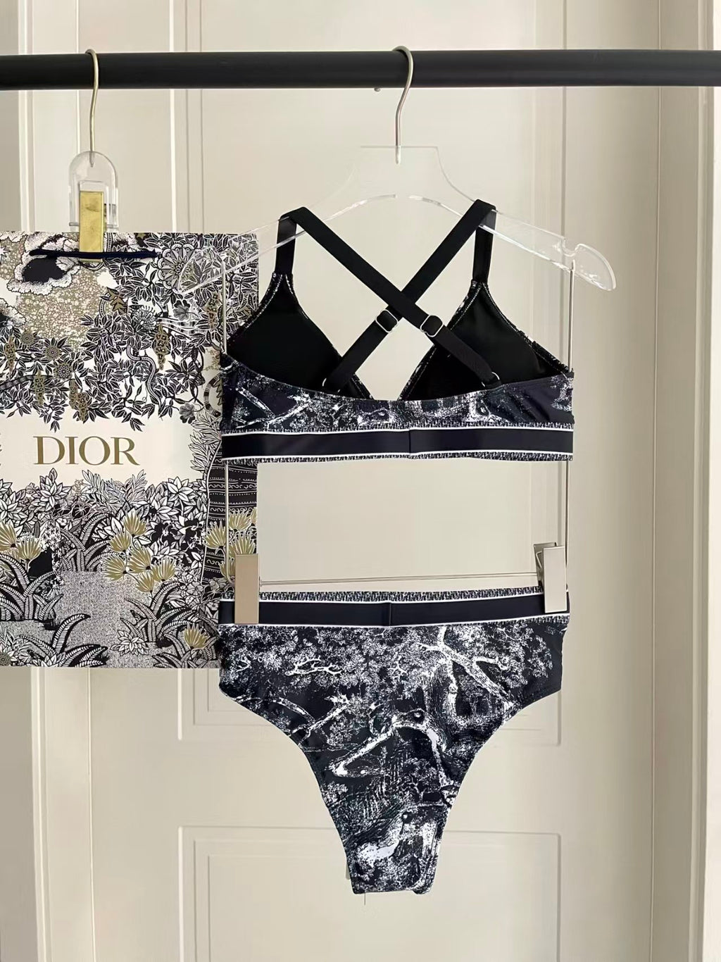 New sports swimsuit