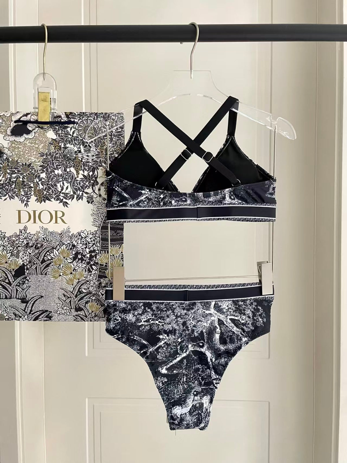 New sports swimsuit