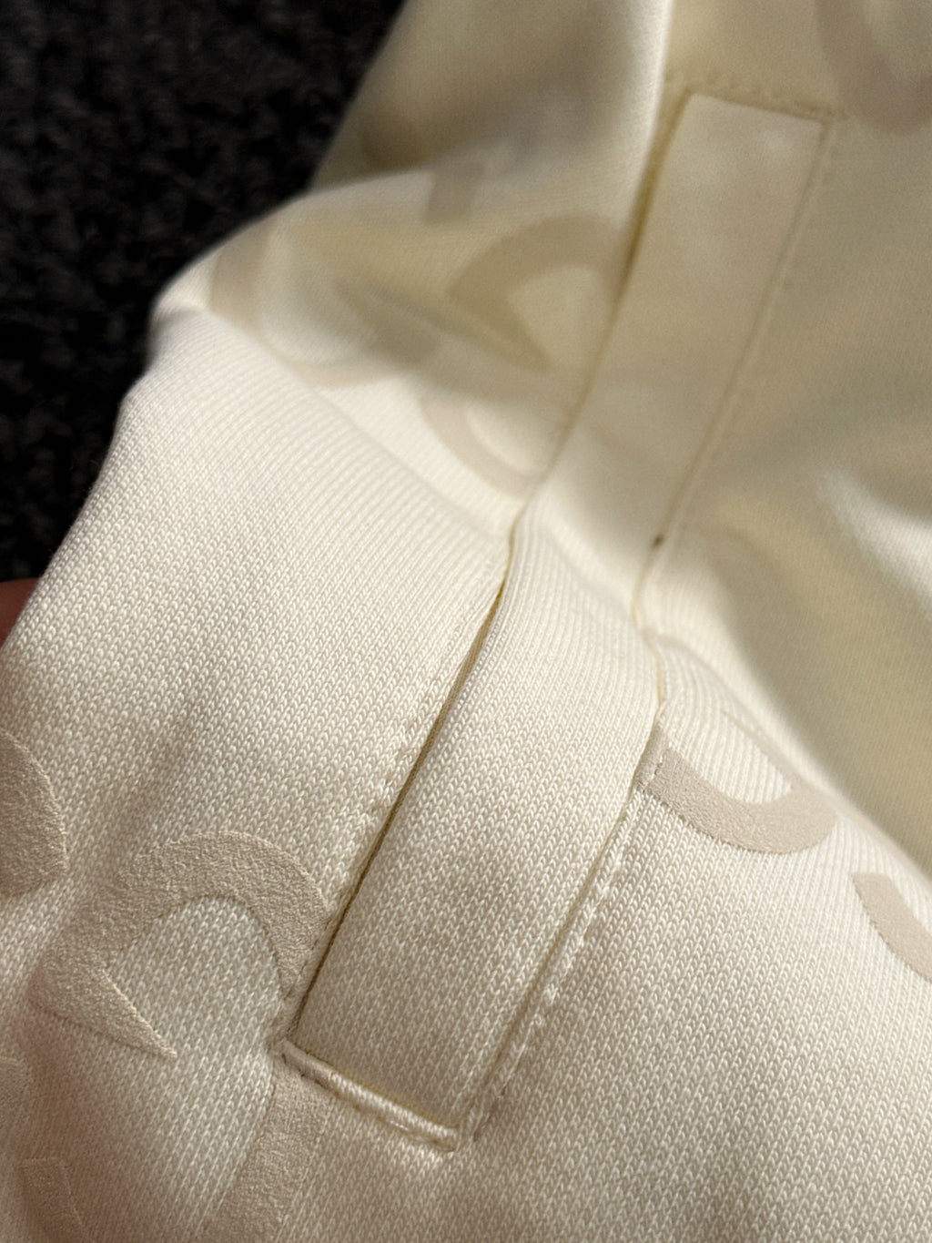 Plucked two letter logo casual shorts