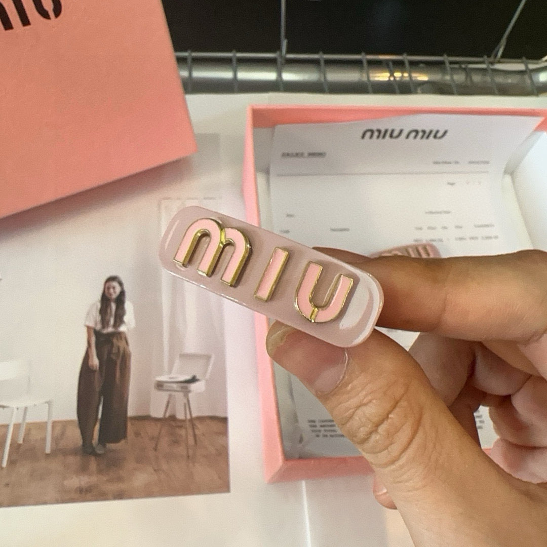 Practical and versatile small edge clip with bangs clip