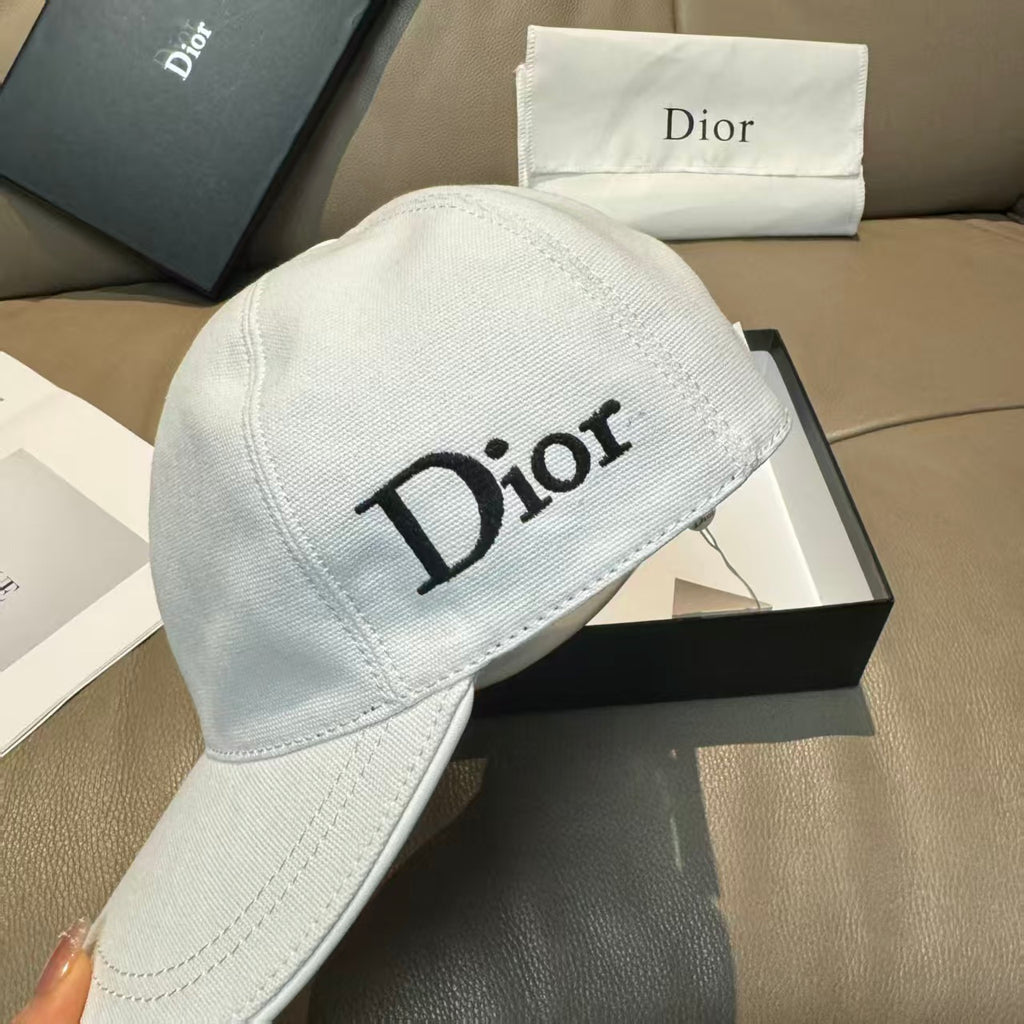 New letter embroidered baseball cap