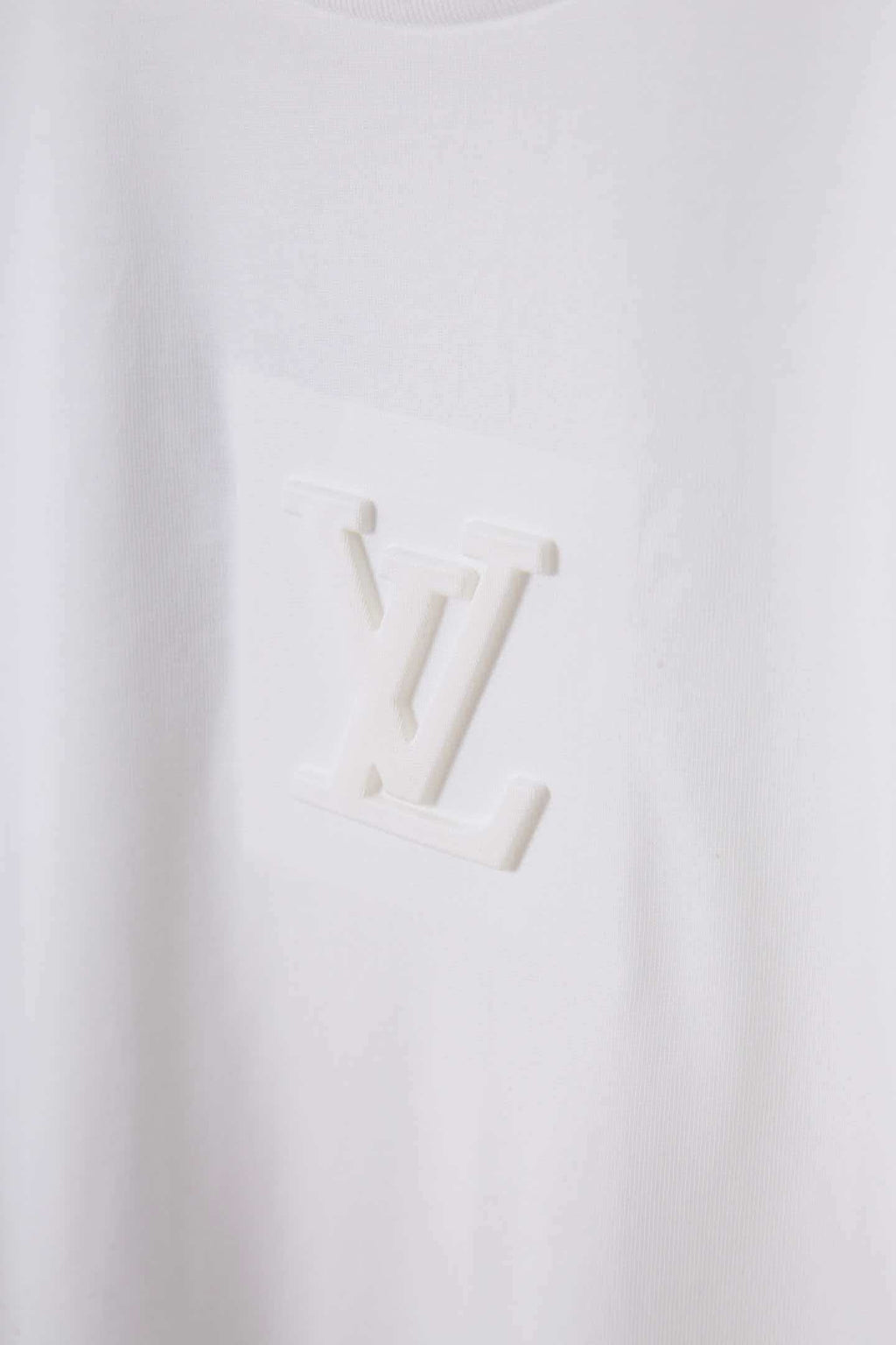 Embossed embossed short sleeved T-shirt