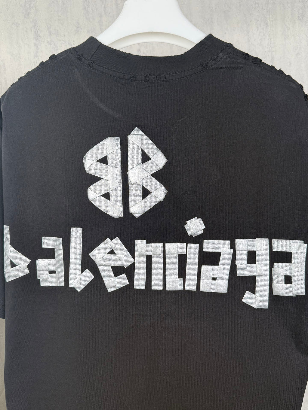 Adhesive tape letter pattern couple's short sleeved T-shirt