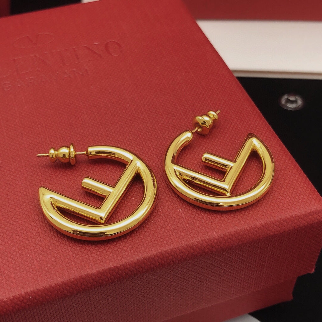 Circular ear hook surface