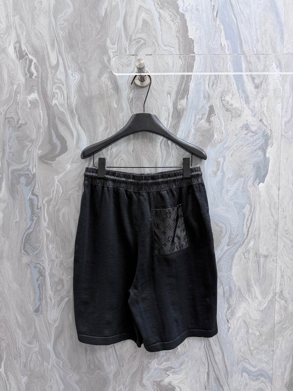 The new shorts are made of elegant cotton knit fabric