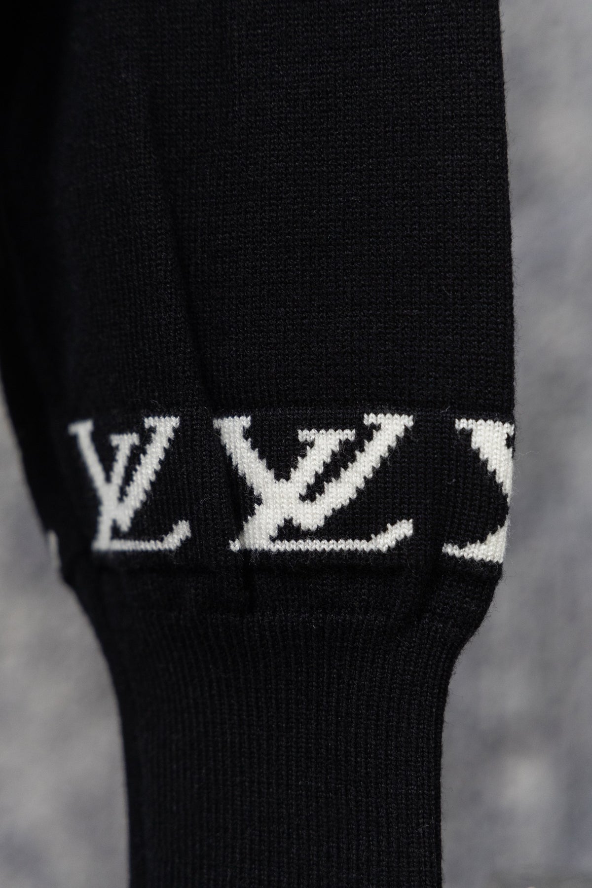 New minimalist letter black round neck knitted pullover hoodie