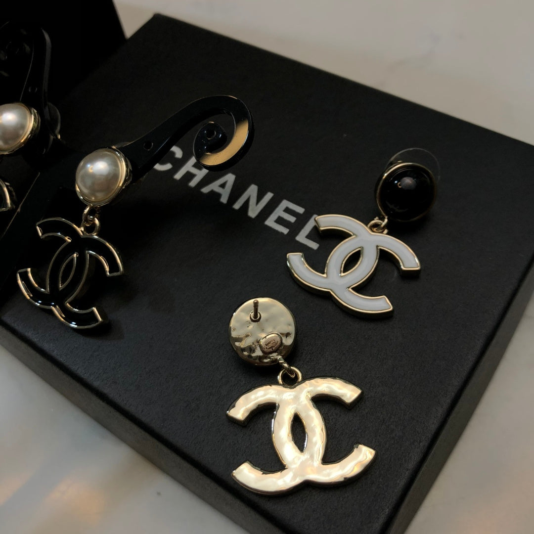 Pearl enamel earrings