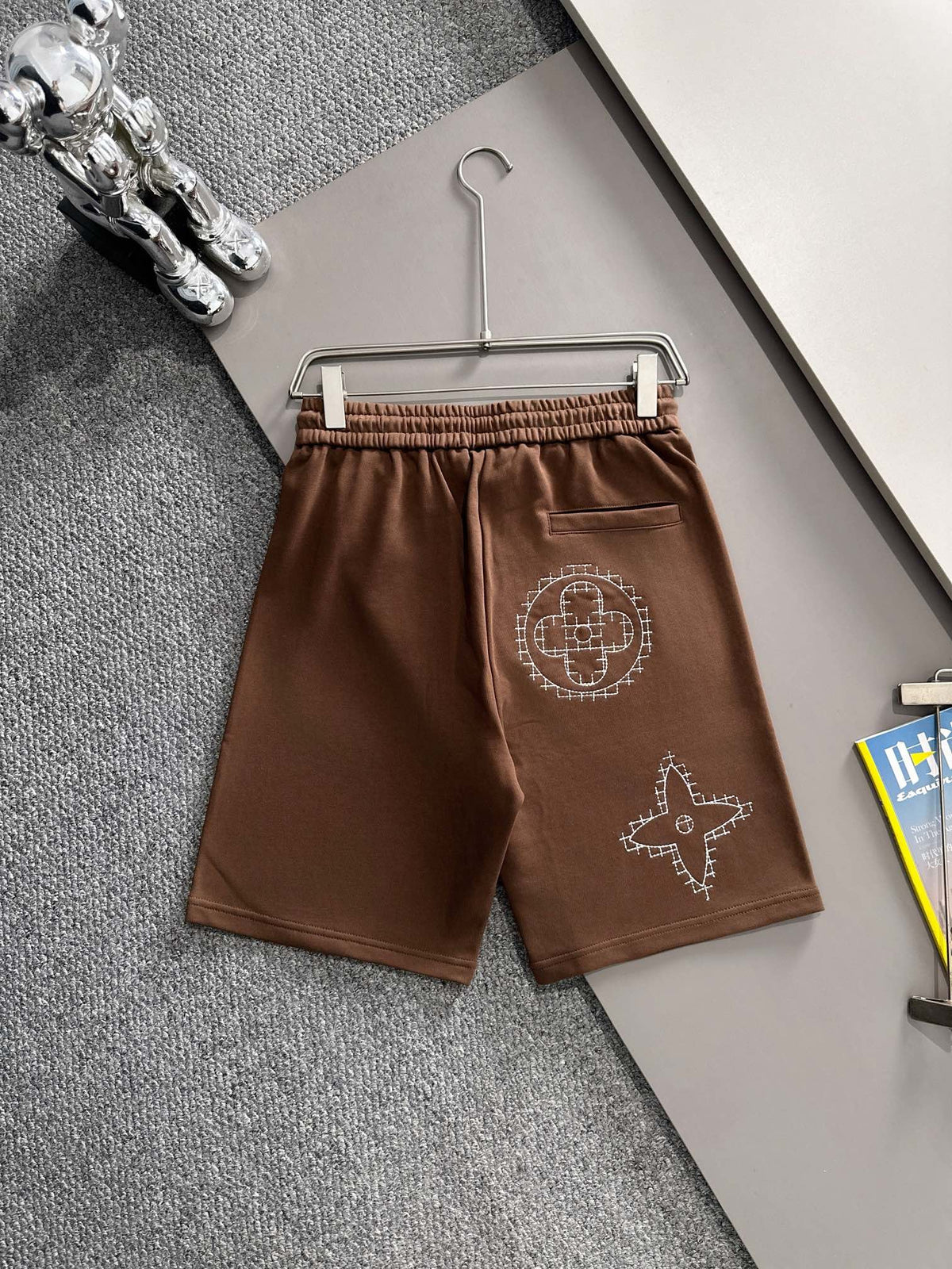 Essential casual shorts for daily commuting wear