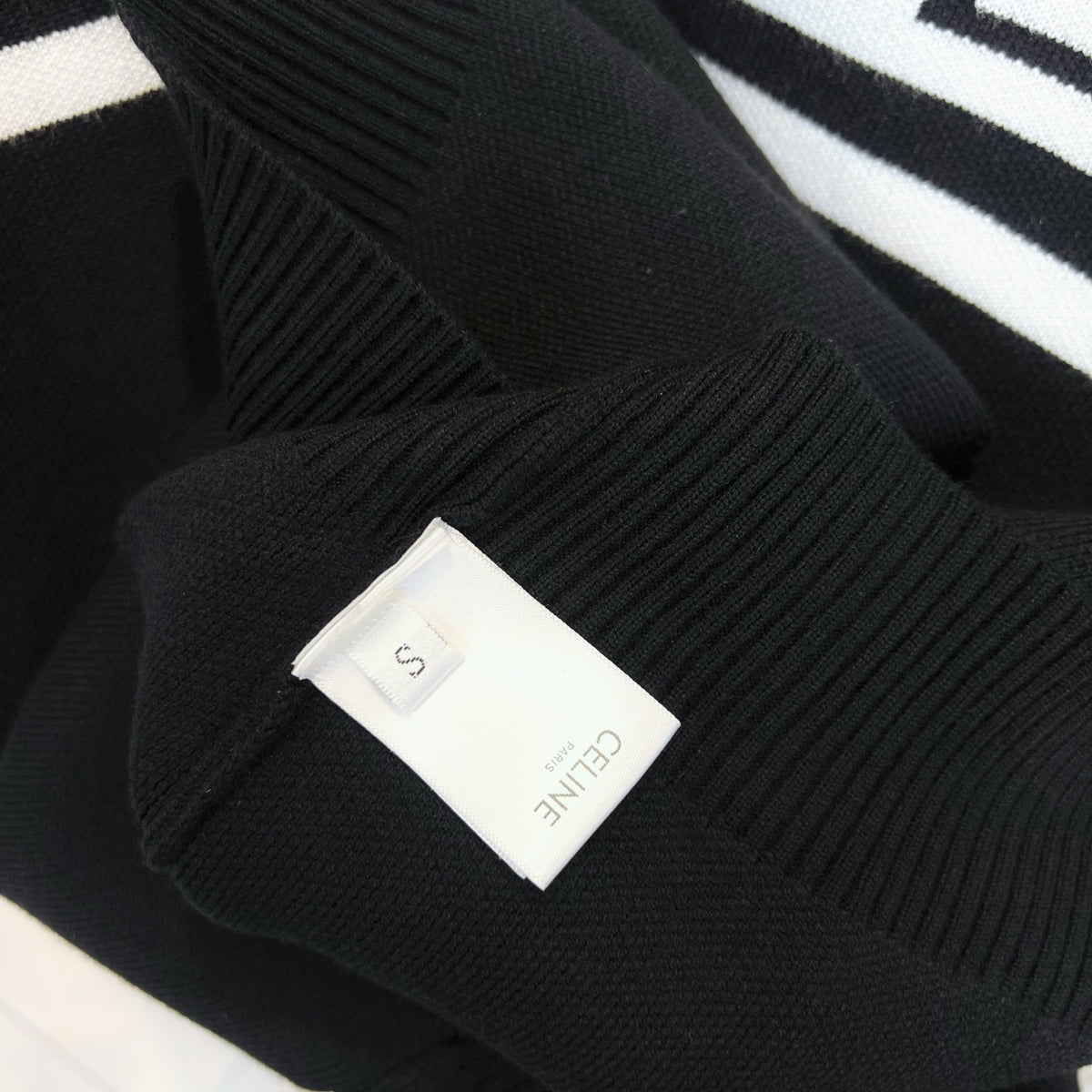 Classic letter logo round neck knitted sweater