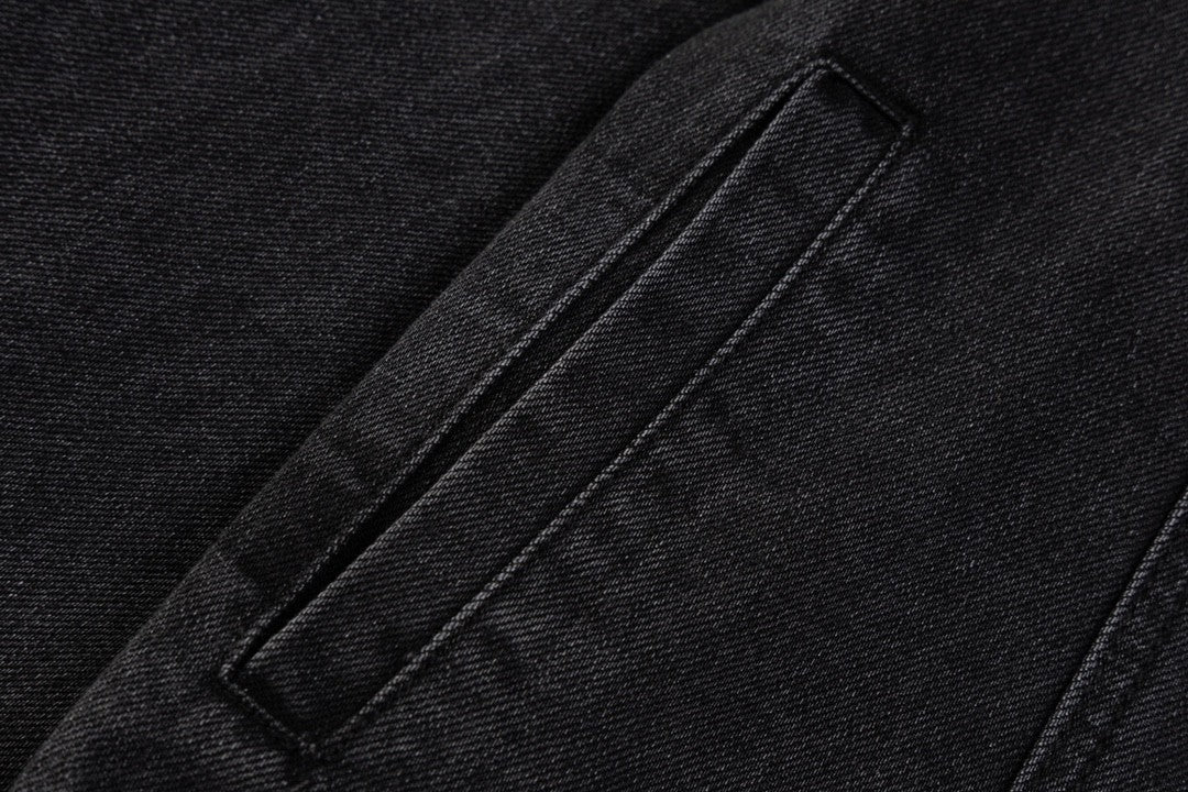 Heavy industry washing and grinding to make old denim jackets