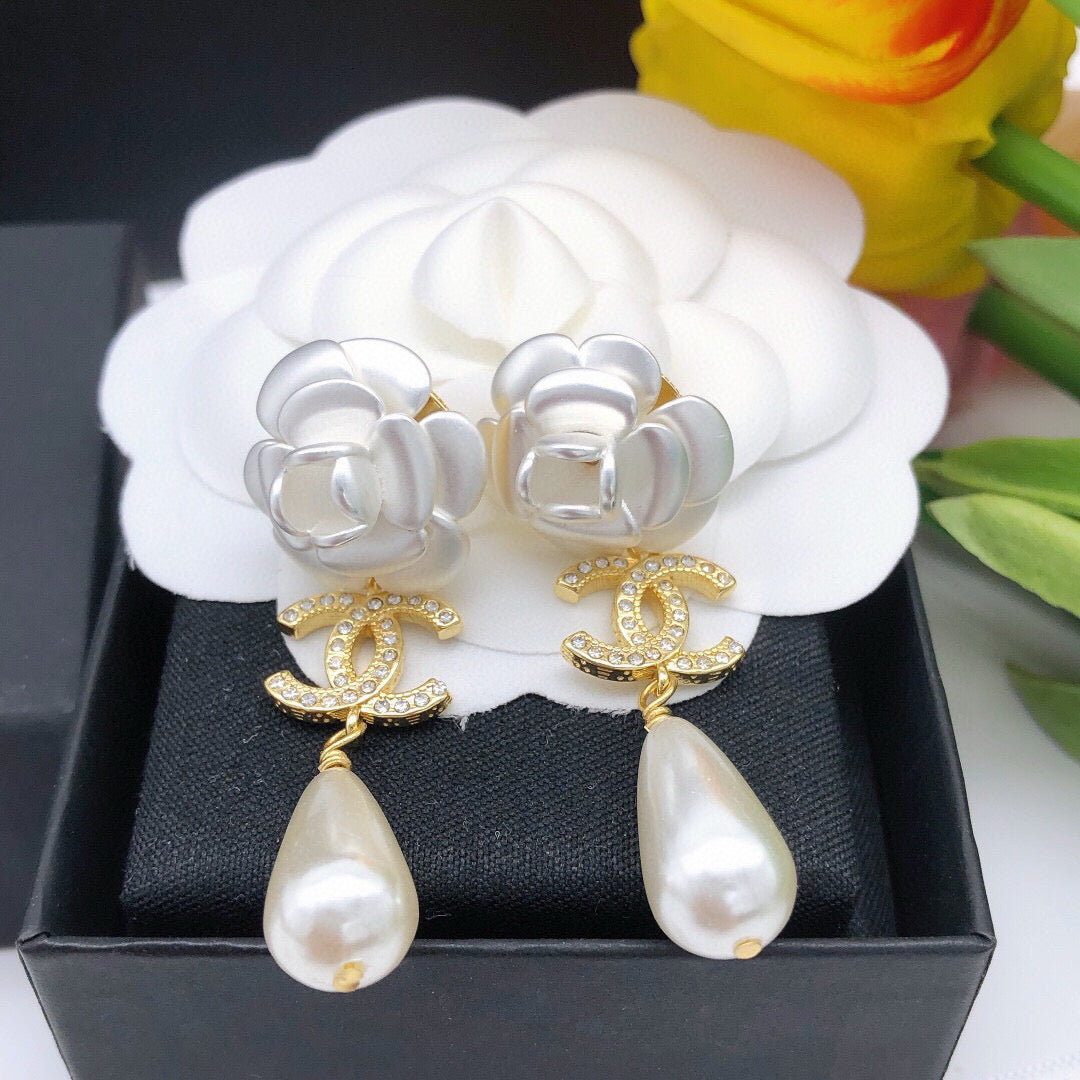 Latest model 🆕🆕 flower 🌼 Earnail gold] Consistent ZP brass material