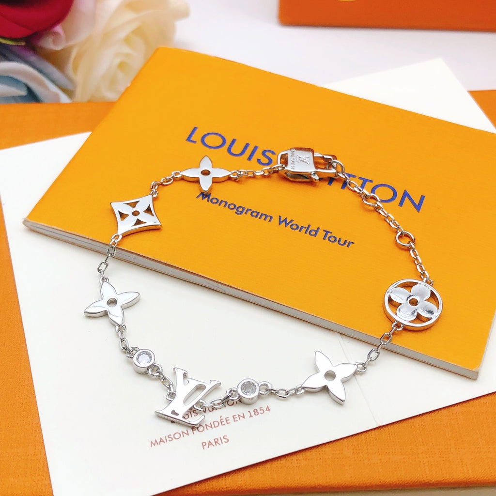 Silver smooth bracelet