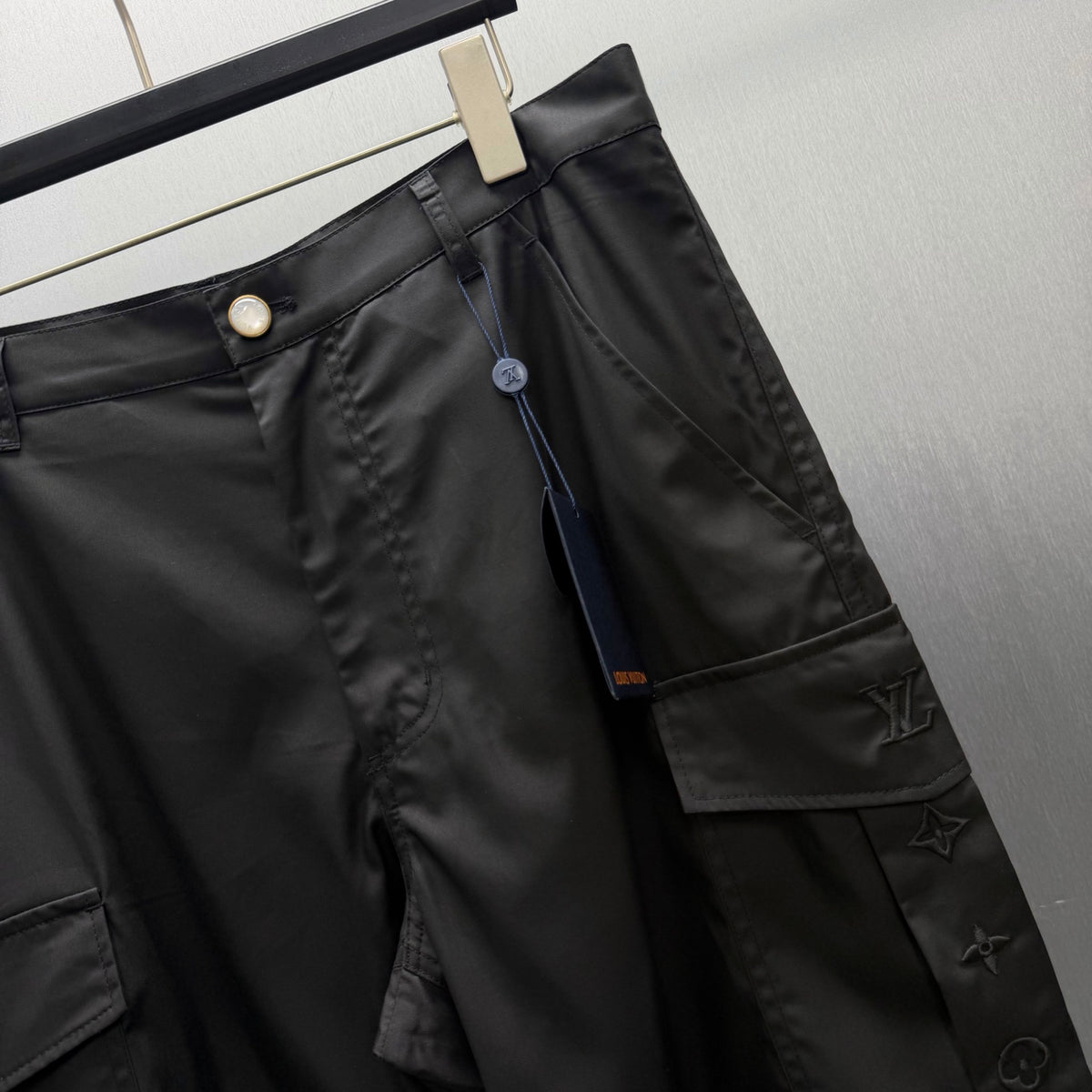Old flower three-dimensional pocket workwear shorts