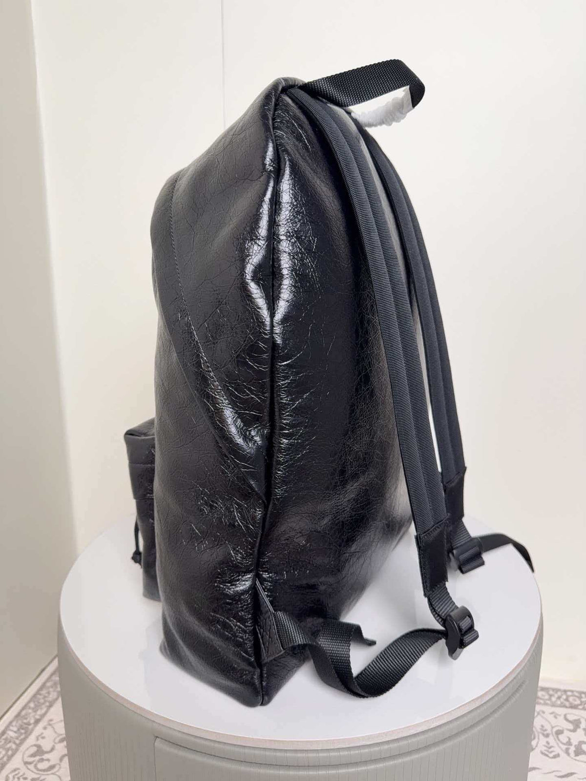 Explosive sheepskin backpack