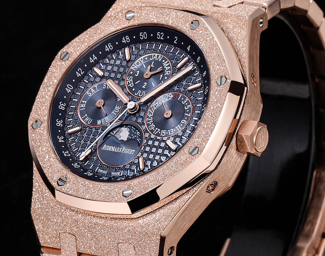 Royal Oak "Frosted Gold" Series (Ref. 26574)—the 41mm "King of Steel Watches" (Custom Frosted Gold Edition)（Rose gold）