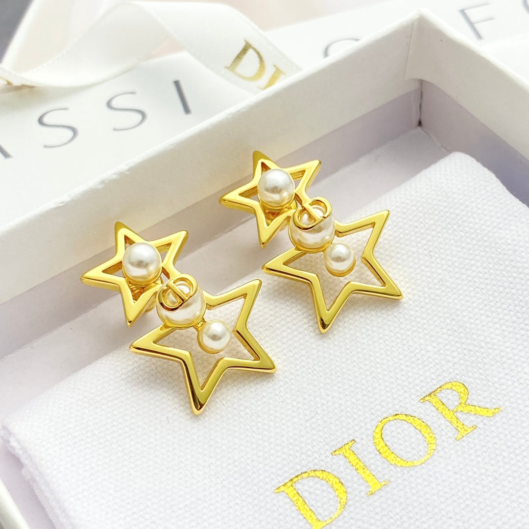 Hollow star pearl earrings