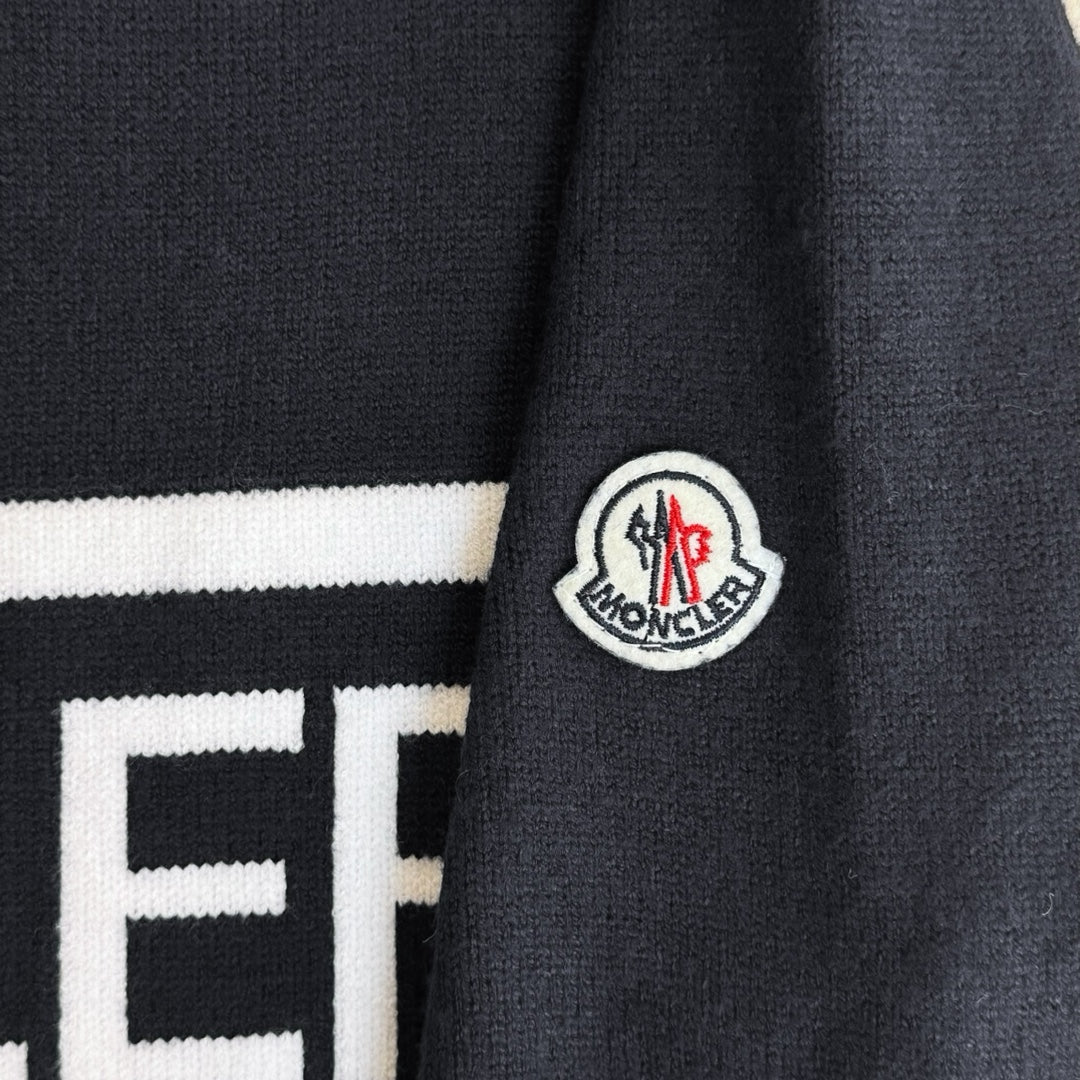 Letter pattern small logo knitted sweater