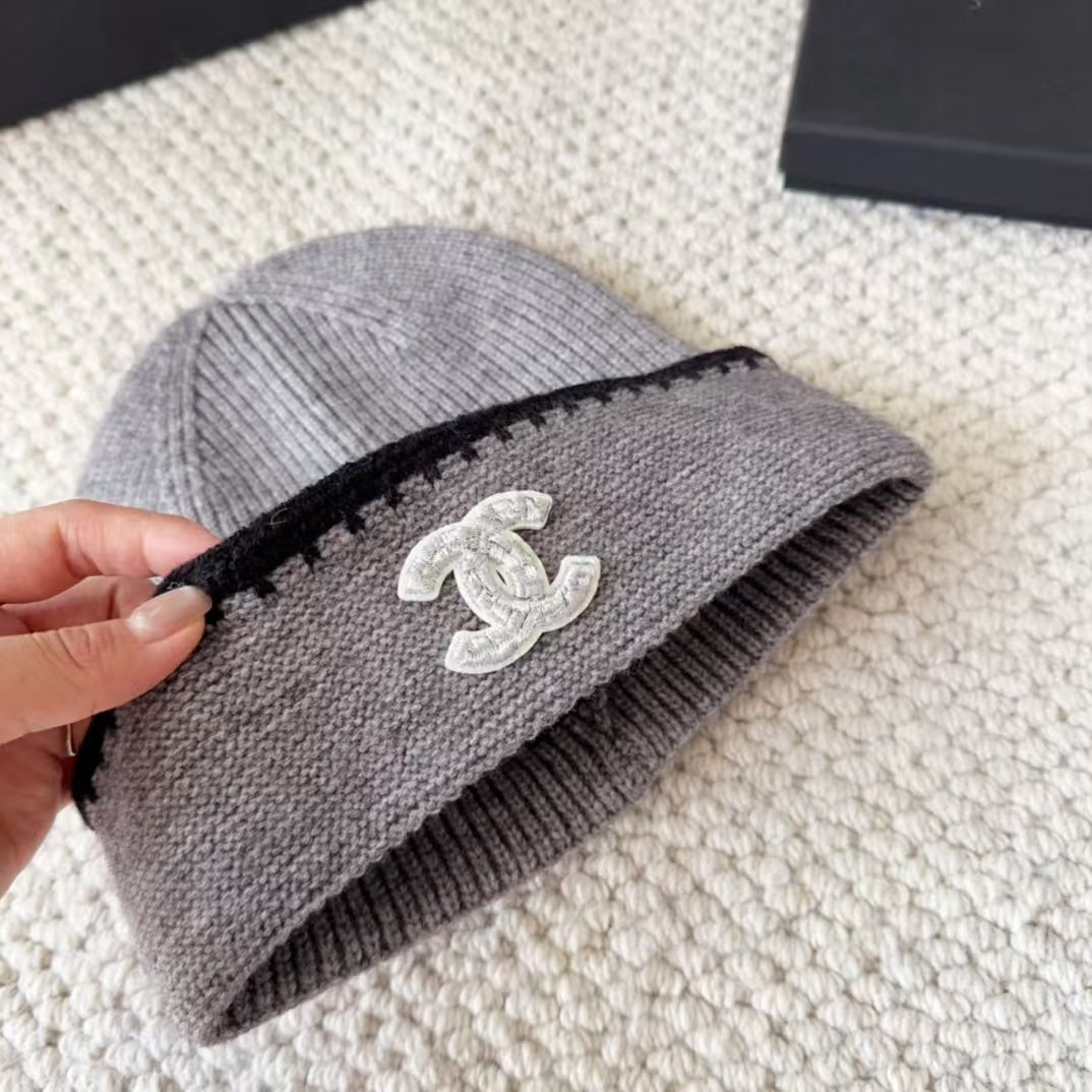 Explosive classic knitted hat