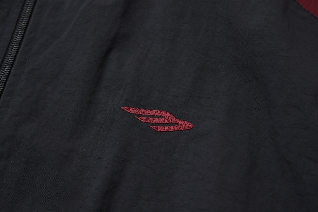 Black and red patchwork embroidered hooded sports suit