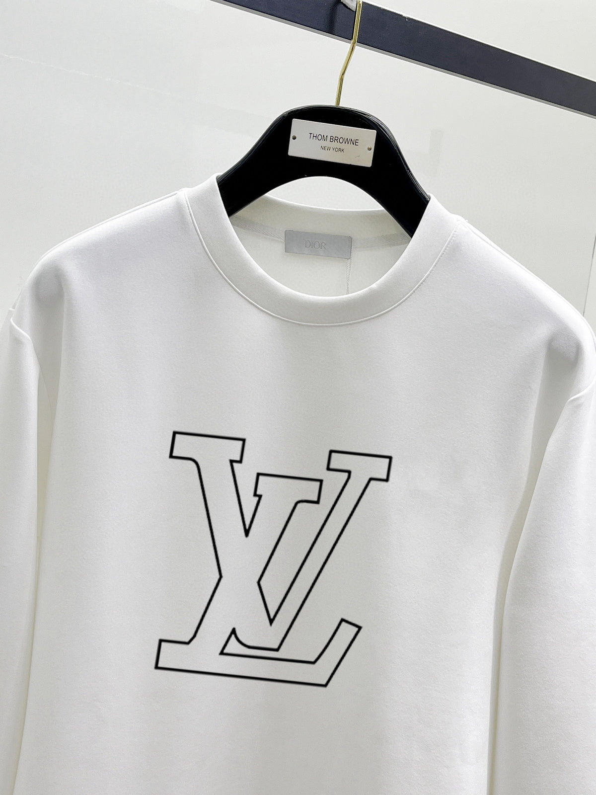 Latest long sleeved round neck sweatshirt 12