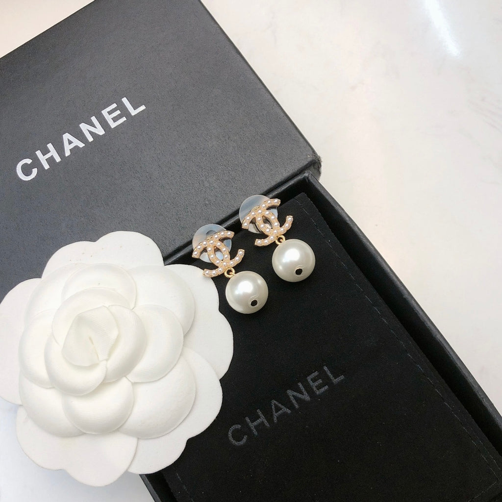 New early spring pearl earrings