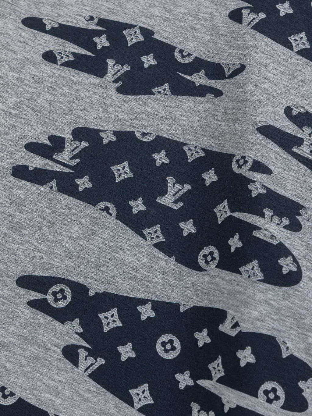 Full body cutting 🔥 Burning Flowers Clouds ☁️ letter logo 🪡 Embroidered round neck short sleeved T-shirt