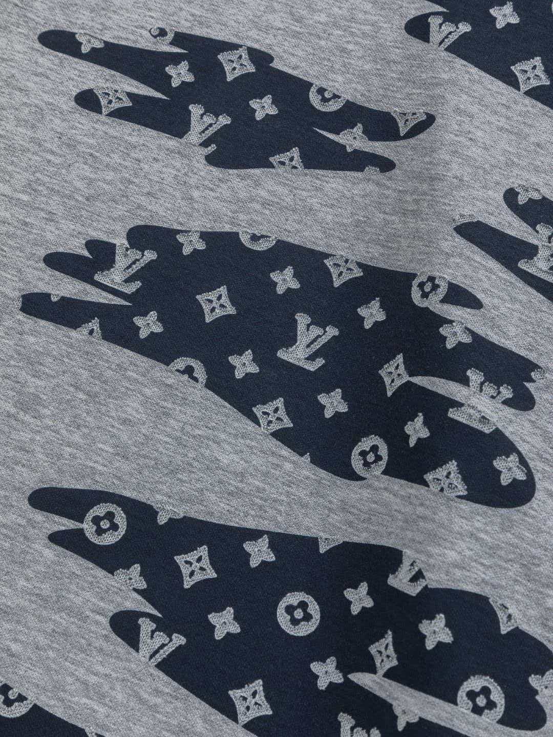 Full body cutting 🔥 Burning Flowers Clouds ☁️ letter logo 🪡 Embroidered round neck short sleeved T-shirt